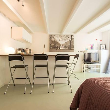 Quiet Apartment For 4 At Park In Center Амстердам Екстериор снимка