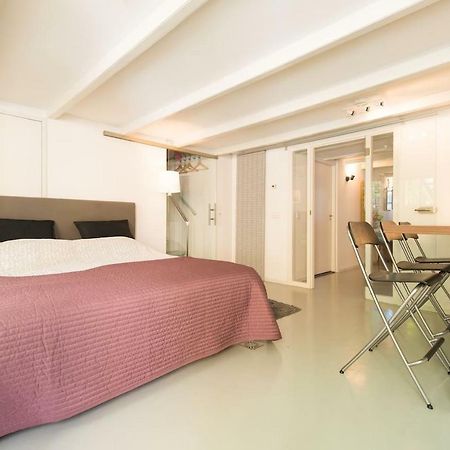 Quiet Apartment For 4 At Park In Center Амстердам Екстериор снимка