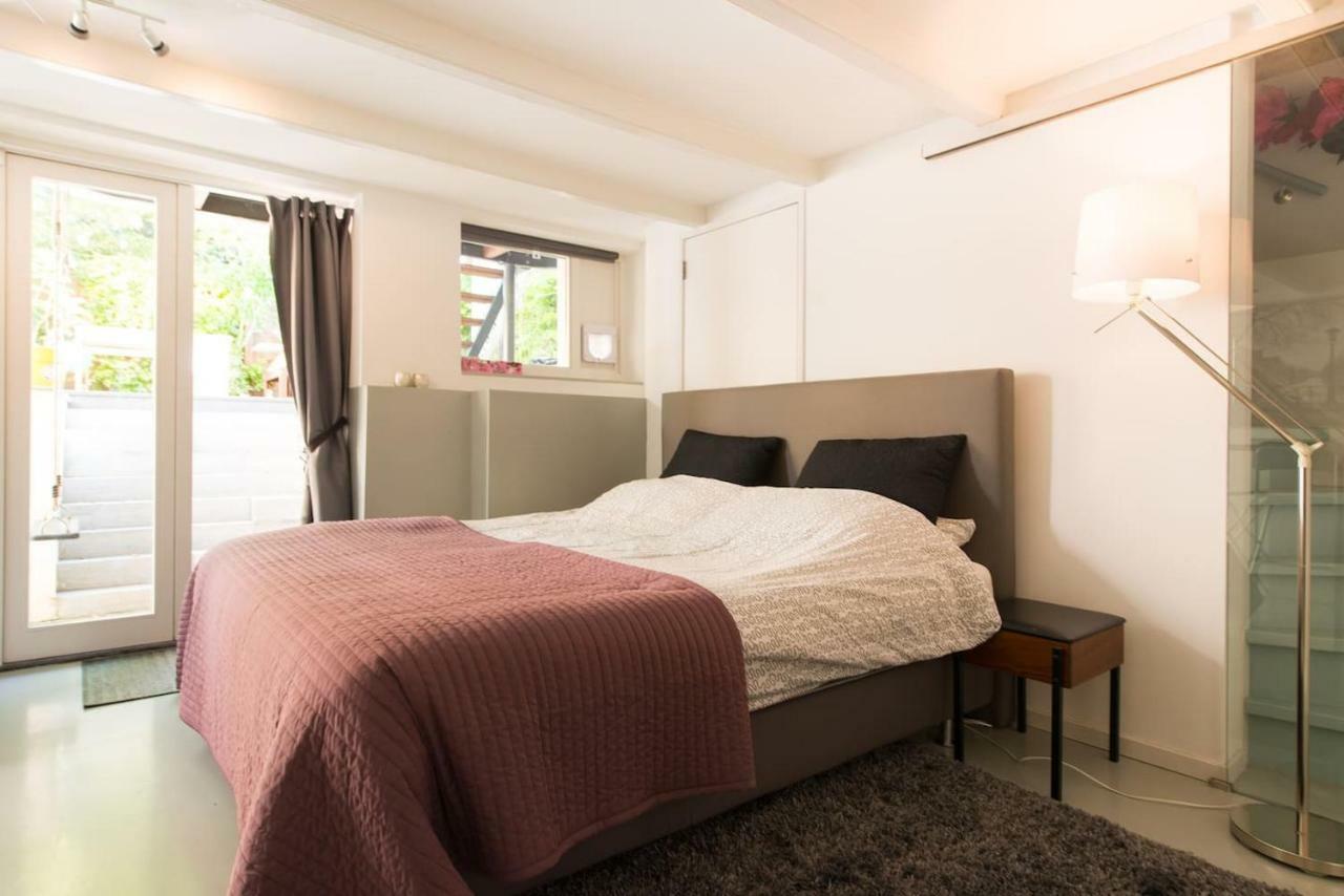 Quiet Apartment For 4 At Park In Center Амстердам Екстериор снимка